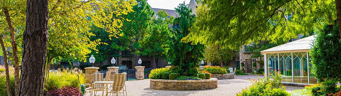 Covenant Inverness outdoor garden and patio